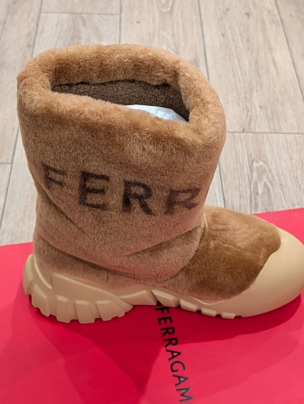 $1290 Mens Salvatore Ferragamo 